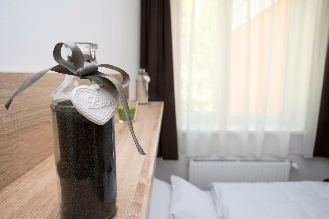 Akvarium Apartmanhazak ケストヘイ エクステリア 写真